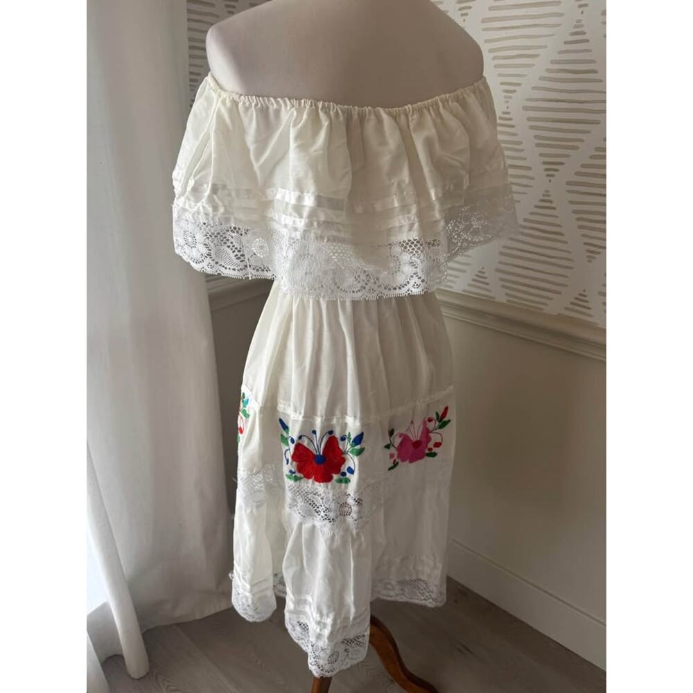 Traditional Women’s Small Peasant Campesina Mexican Fiesta Dress - Picture 3 of 6